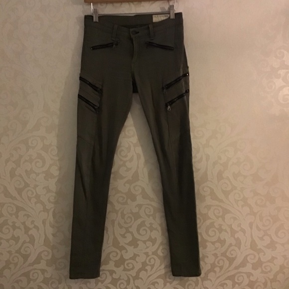 Lariat in Army Rag & Bone Pants with Zip Pockets - Picture 7 of 8